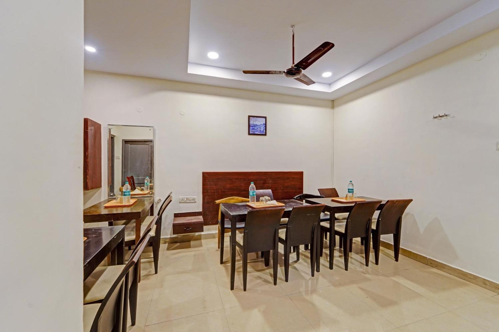 Super Townhouse G Silver Hotels Mount Road Ченай Екстериор снимка