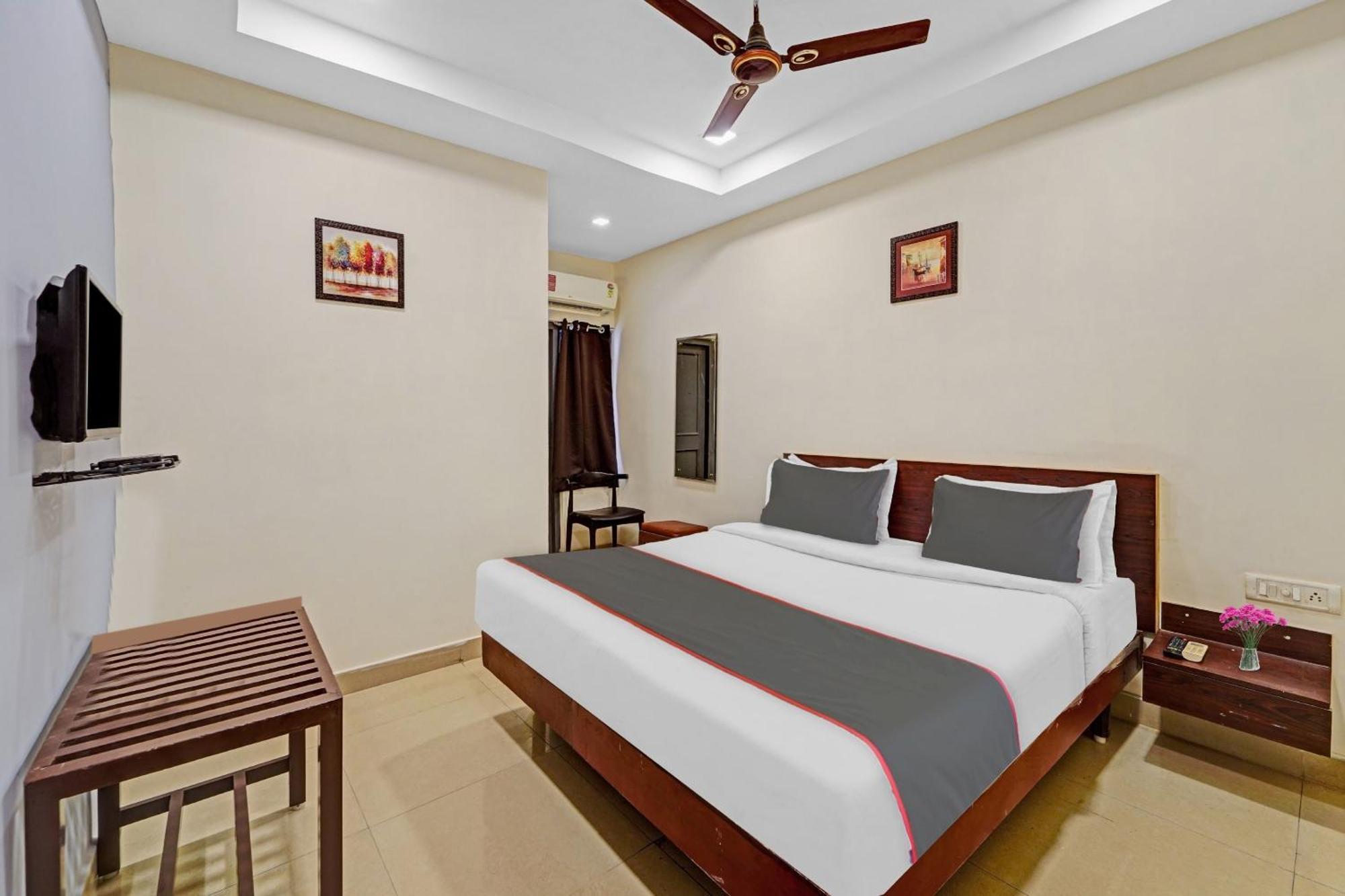 Super Townhouse G Silver Hotels Mount Road Ченай Екстериор снимка